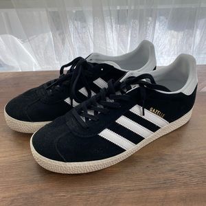 black and white gazelle adidas